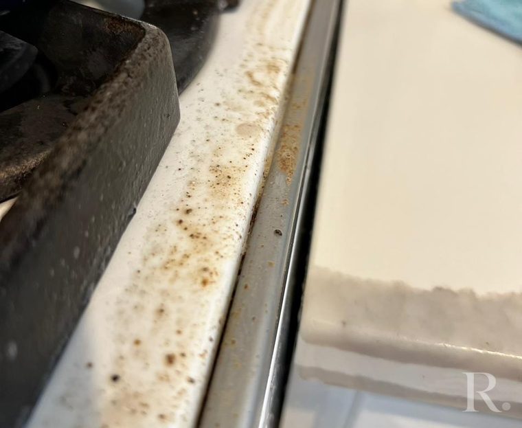 The details around the range: before cleaning